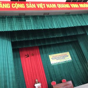 Cách lắp đặt phông nhung hội trường sân khấu an toàn hiệu quả tại Hà Nội