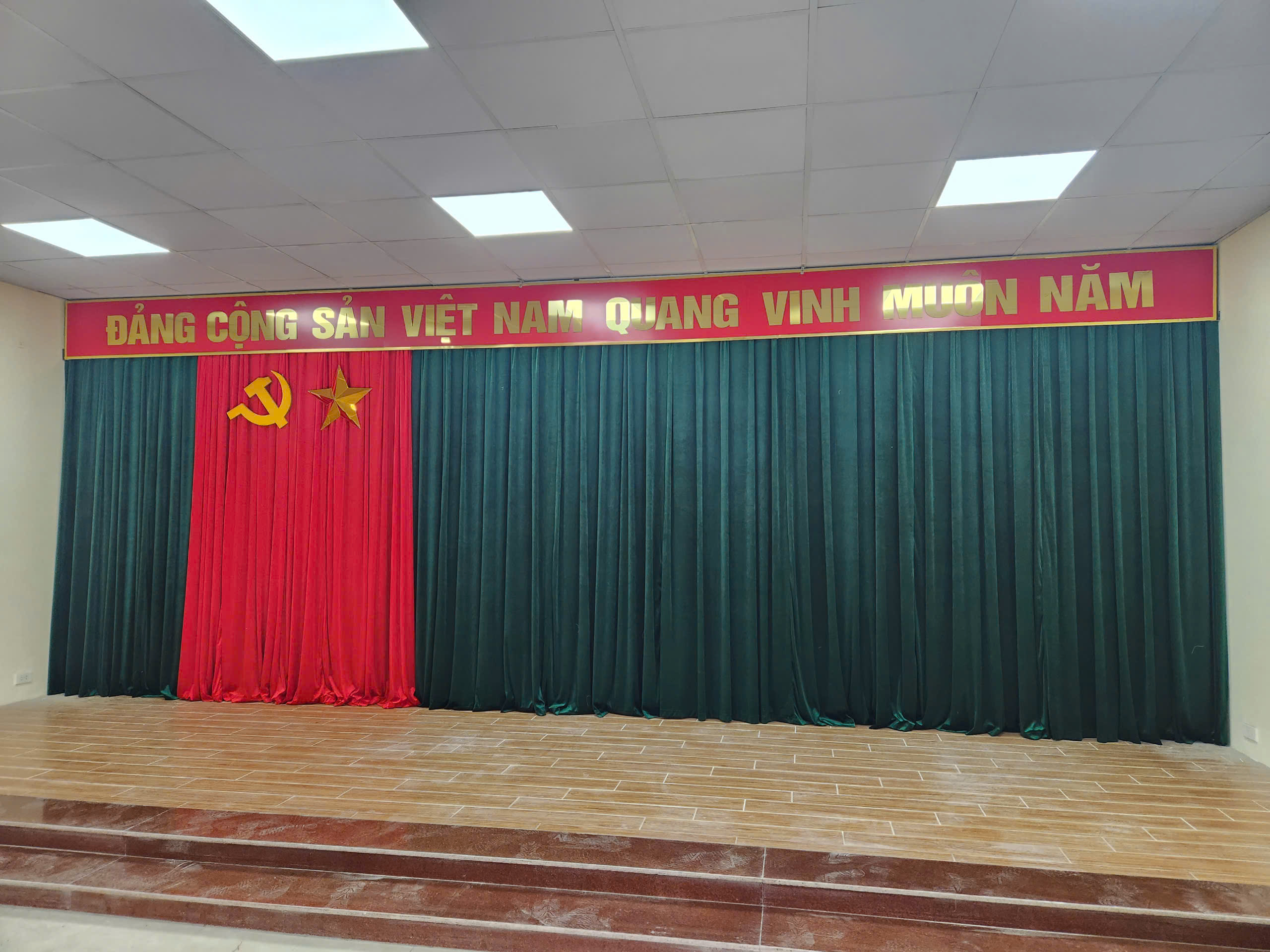 Phông Hội Trường Cao Cấp Hà Nội – Giải Pháp Cho Không Gian Sang Trọng